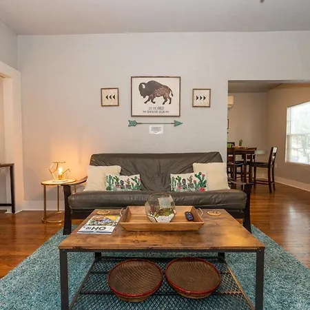 The Cozy, Fiber Internet, Roku Tvs, Washer & Dryer, Near Dt Chickasha & Leg Lamp!